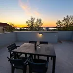 House Sara With Heated Pool * פריבלאקה