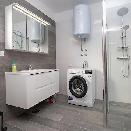Kuca Za Odmor Sara With Heated Pool Holiday home *