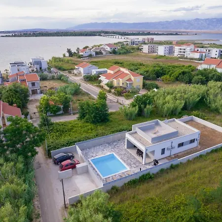 Kuca Za Odmor Sara With Heated Pool