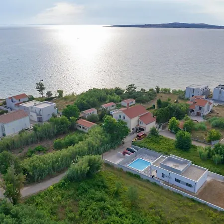 Kuca Za Odmor Sara With Heated Pool Holiday home
