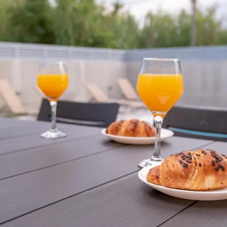 Holiday home Kuca Za Odmor Sara With Heated Pool Privlaka (Zadar)