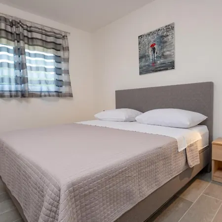 Kuca Za Odmor Sara With Heated Pool Holiday home
