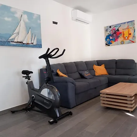 Kuca Za Odmor Sara With Heated Pool Holiday home Privlaka (Zadar)
