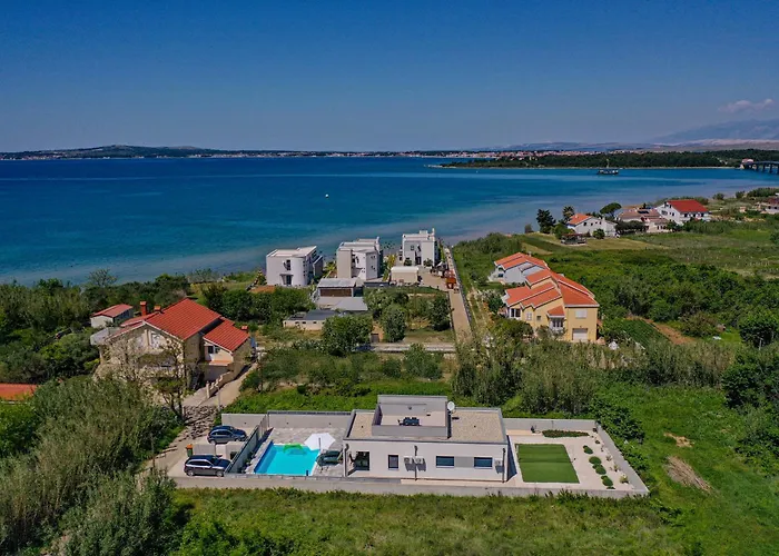 House Sara With Heated Pool Feriehus Privlaka (Zadar)