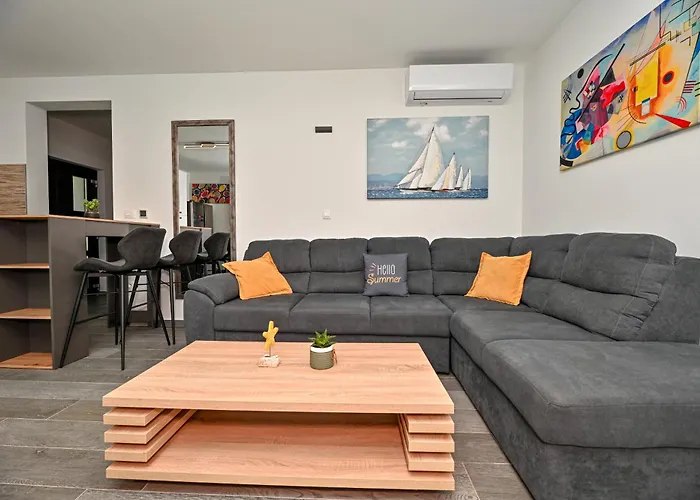 House Sara With Heated Pool