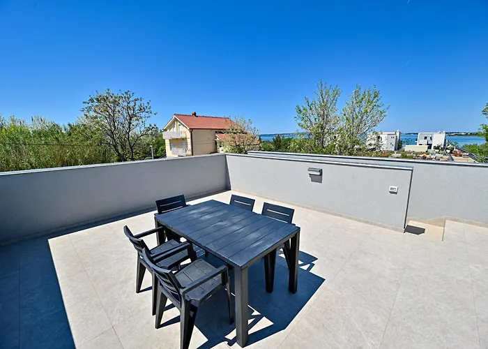 House Sara With Heated Pool Σπίτι διακοπών