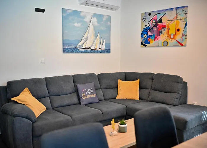 House Sara With Heated Pool *