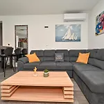 House Sara With Heated Pool