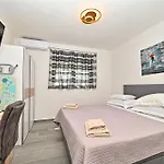 House Sara With Heated Pool * Privlaka (Zadar)