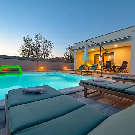 House Sara With Heated Air Massage Pool Privlaka (Zadar)