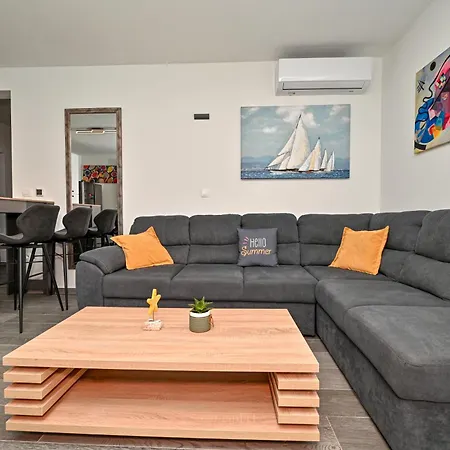 House Sara With Heated Pool