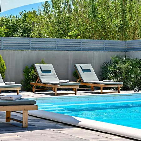 House Sara With Heated Pool