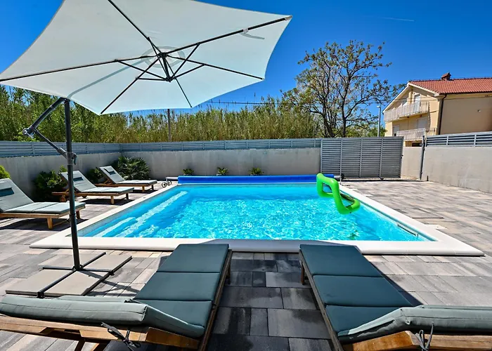 Сasa de vacaciones House Sara With Heated Pool Privlaka (Zadar)